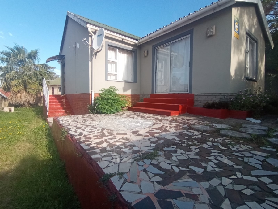 4 Bedroom Property for Sale in Southernwood Eastern Cape